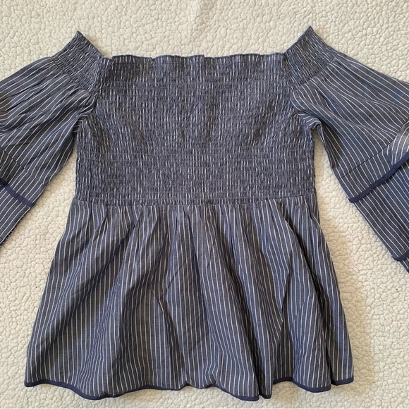 American Eagle Top - Picture 2 of 10